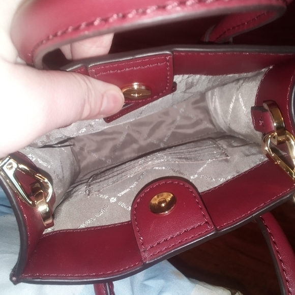 Michael kors purse - Picture 2 of 6